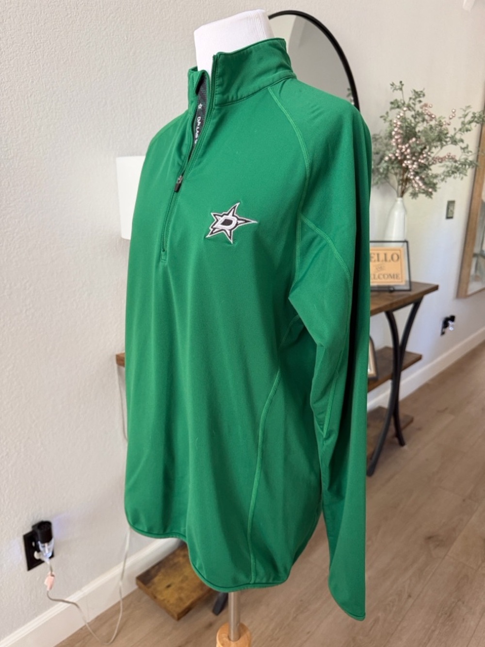 Dallas Stars Unisex Pullover Size Small